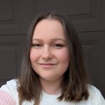 A photo portrait of Risa Kerslake, a registered nurse and sexual health writer.